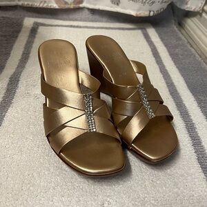 ITALIAN SHOEMAKERS 3” Gold Crystal Dress Leather Kitten Heels Wedge Sandals 8.5